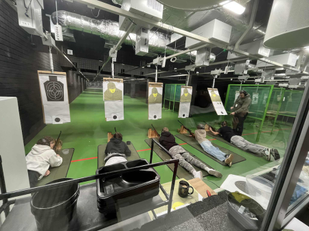 Wycieczka klas VII-VIII na strzelnicę 