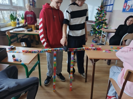 Budujemy mosty, a nie mury – zajęcia z pedagogiem specjalnym  w klasie 7