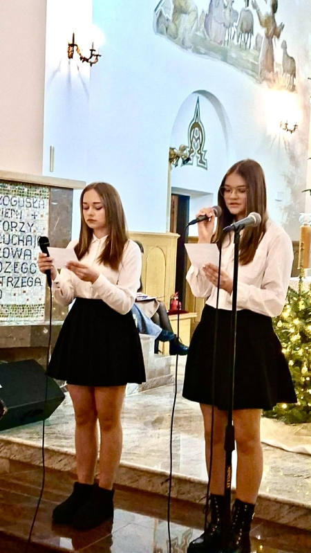 Udział uczennic naszej szkoły w V Wilczyskim Kolędowaniu